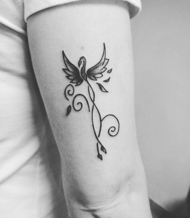 tattoo femenino del fenix 12