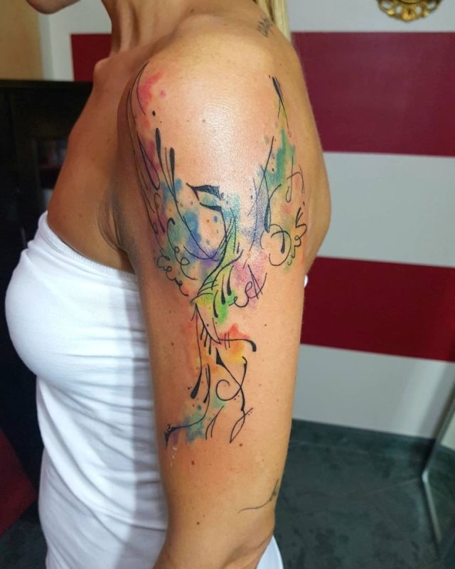tattoo femenino del fenix 30
