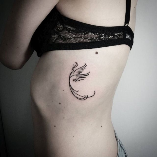 tattoo femenino del fenix 31