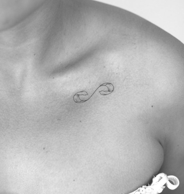 tattoo femenino del infinito 04