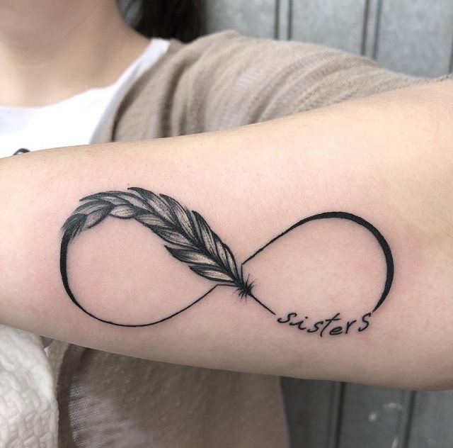 tattoo femenino del infinito 24