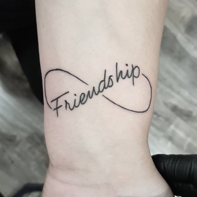 tattoo femenino del infinito 25