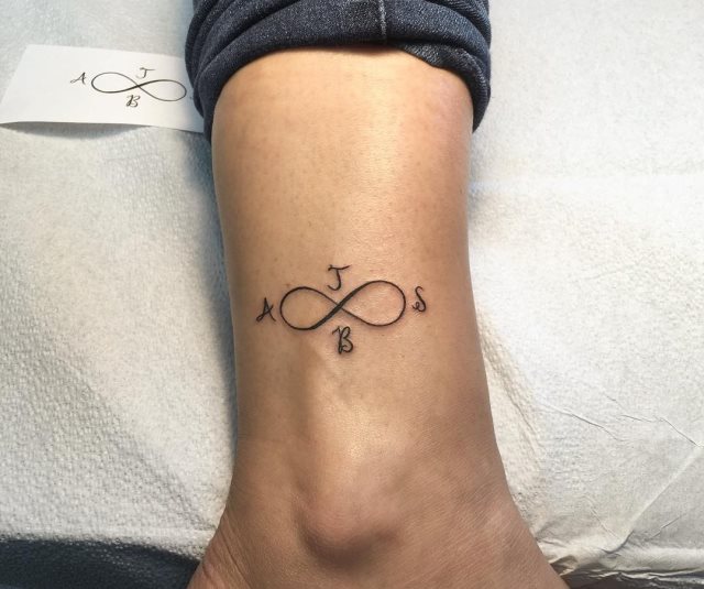tattoo femenino del infinito 28