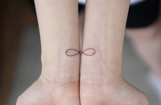 tattoo femenino del infinito 35