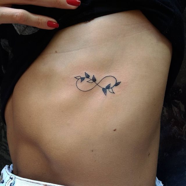 tattoo femenino del infinito 48