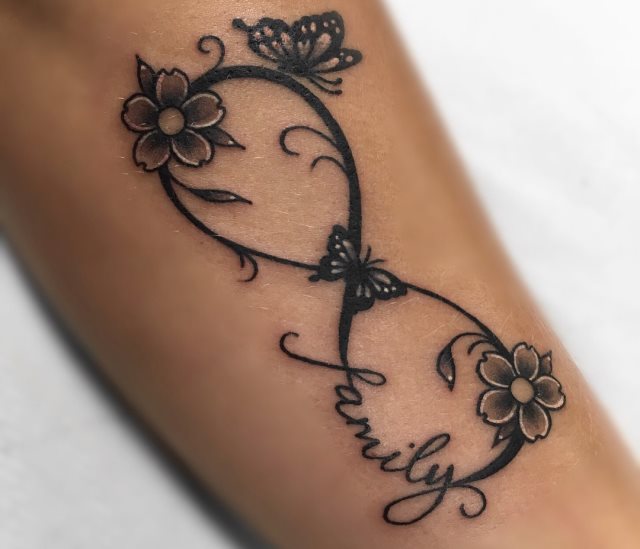 tattoo femenino del infinito 49