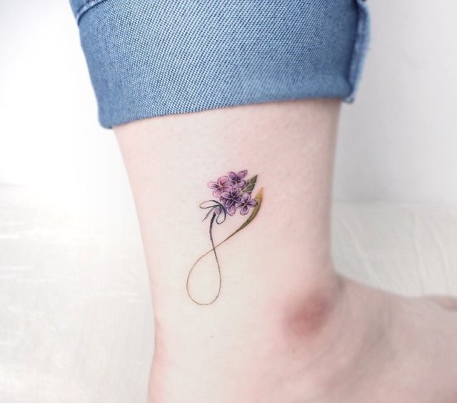 tattoo femenino del infinito 51