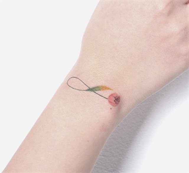 tattoo femenino del infinito 52