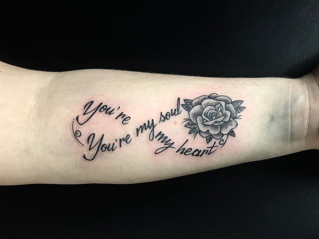 tattoo femenino del infinito 54