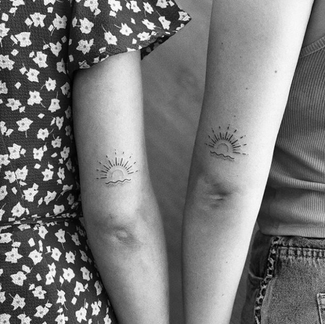 tattoo femenino del sol 17