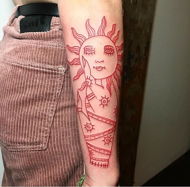 tattoo femenino del sol 20