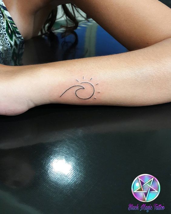 tattoo femenino del sol 23