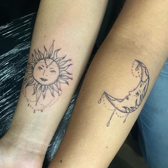 tattoo femenino del sol y la luna 07