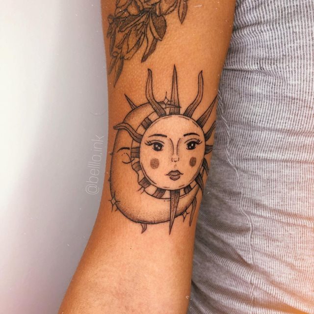 tattoo femenino del sol y la luna 09