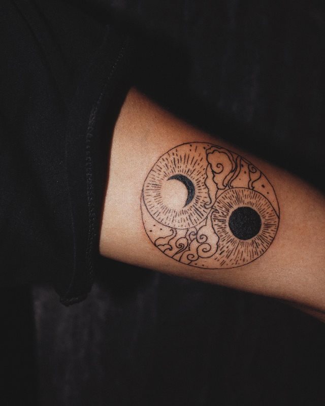 tattoo femenino del sol y la luna 105