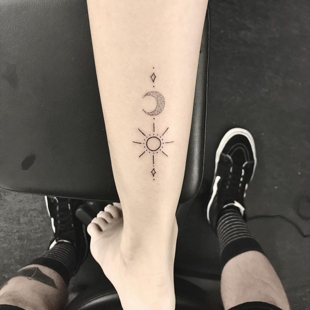 tattoo femenino del sol y la luna 23