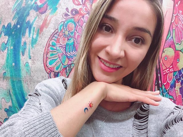 tattoo femenino del sol y la luna 27