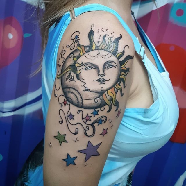 tattoo femenino del sol y la luna 29