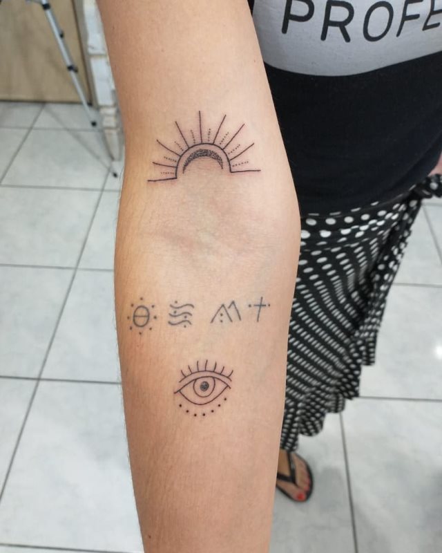 tattoo femenino del sol y la luna 42