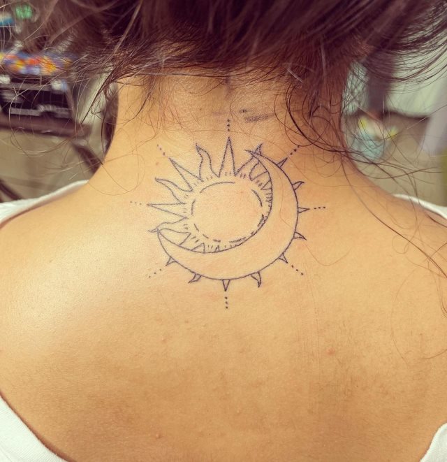 tattoo femenino del sol y la luna 49