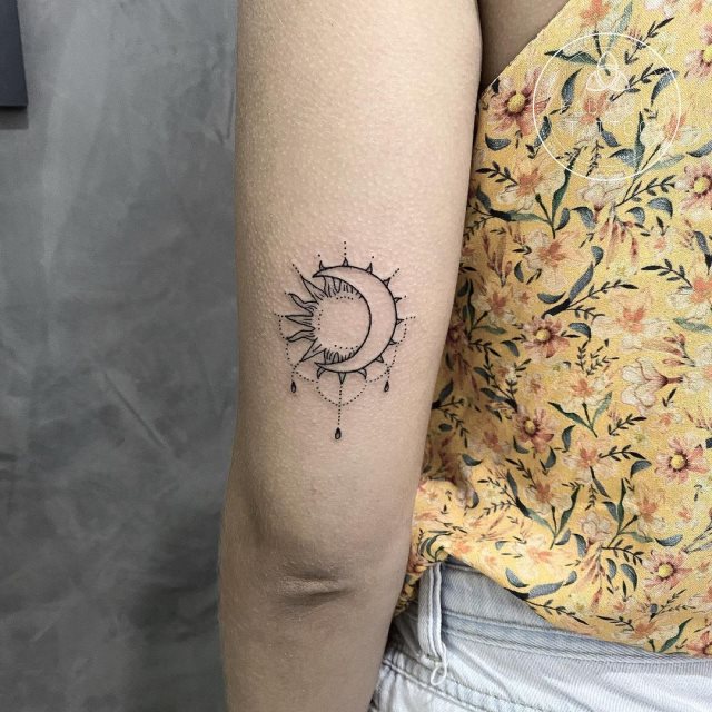 tattoo femenino del sol y la luna 63