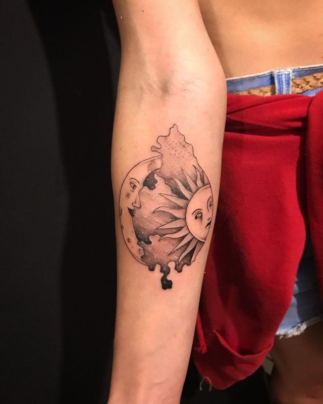 tattoo femenino del sol y la luna 69