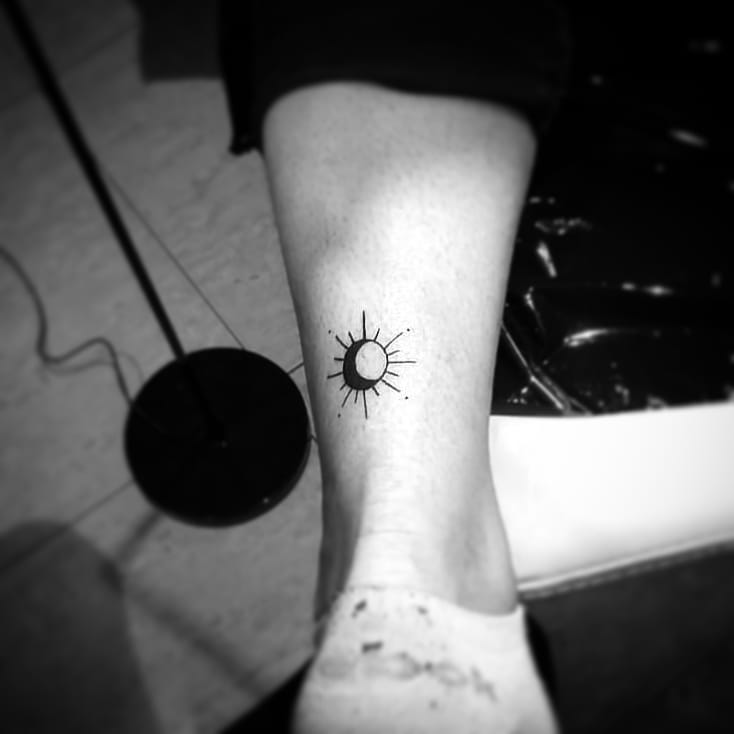 tattoo femenino del sol y la luna 80