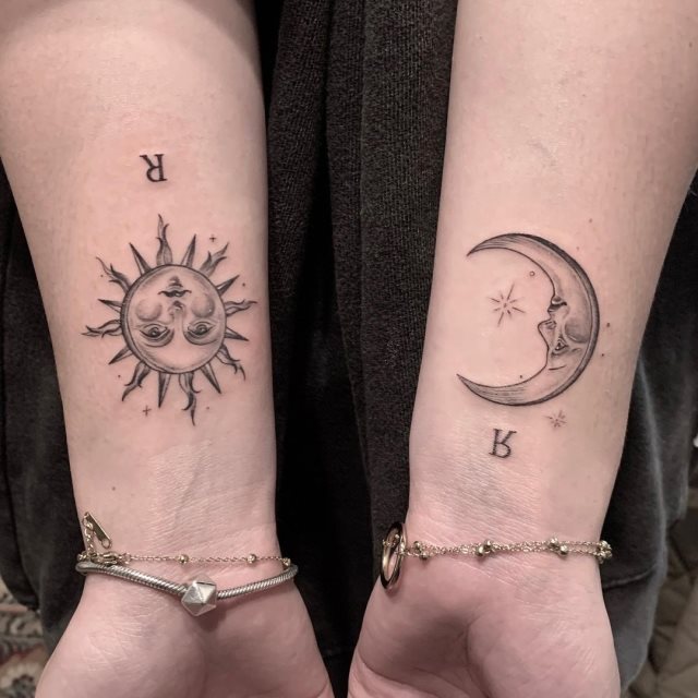 tattoo femenino del sol y la luna 86