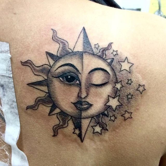 tattoo femenino del sol y la luna 88