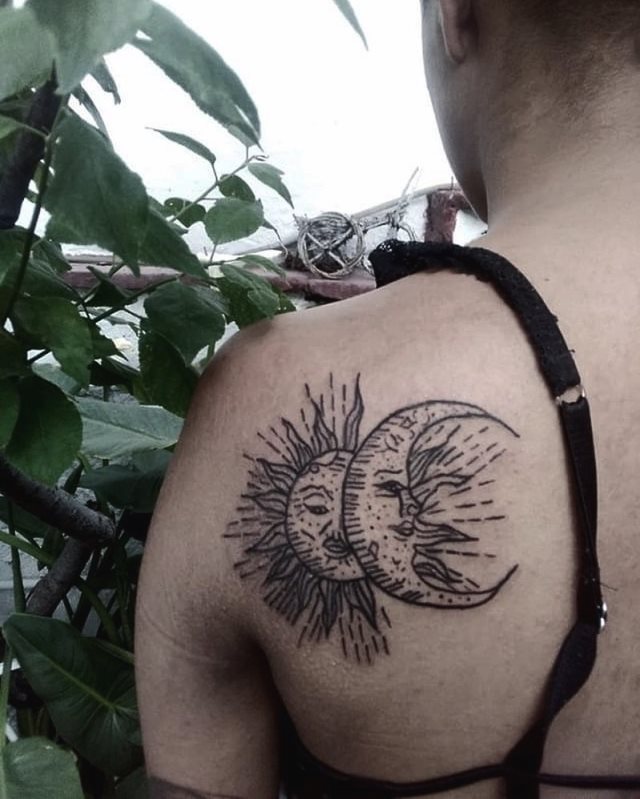 tattoo femenino del sol y la luna 93
