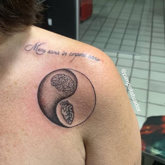 tattoo femenino del yin y yang 14