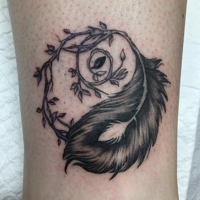 tattoo femenino del yin y yang 40