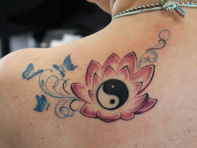 tattoo femenino del yin y yang 50