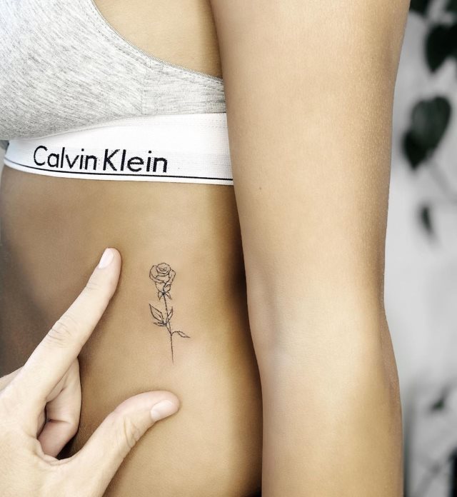 tattoo femenino flor 46