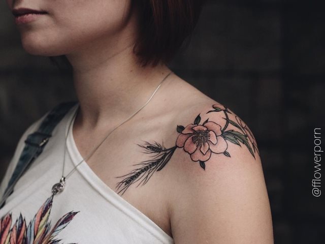 tattoo femenino flor 64