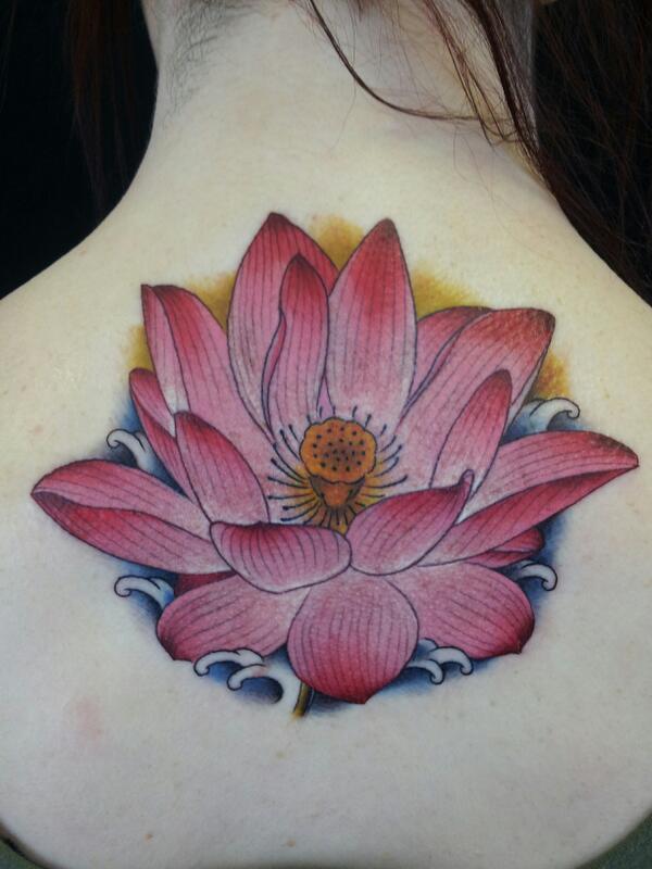 tattoo femenino flor de lotus 14