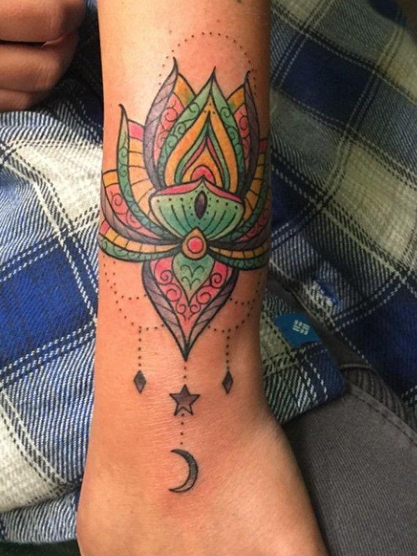 tattoo femenino flor de lotus 17