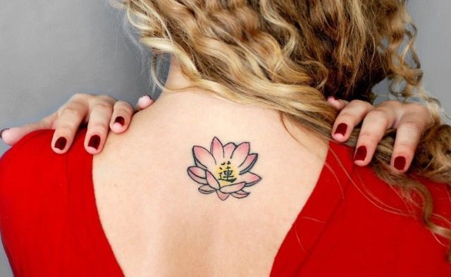 tattoo femenino flor de lotus 19
