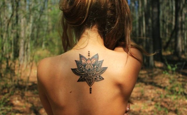 tattoo femenino flor de lotus 20