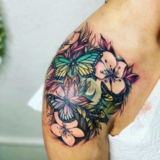 tattoo femenino flor para el hombro 02
