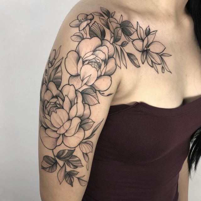 tattoo femenino flor para el hombro 41