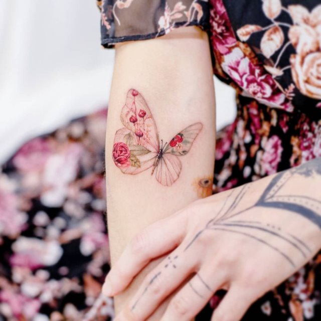 tattoo femenino flor pequena 08