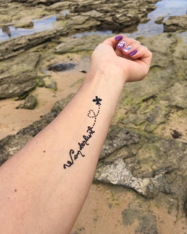 tattoo femenino hecho de henna 36
