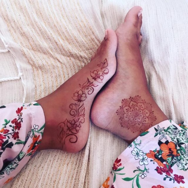 tattoo femenino hecho de henna 47