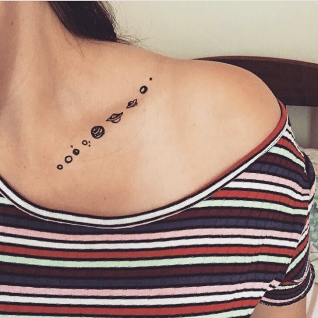 tattoo femenino hecho de henna 51