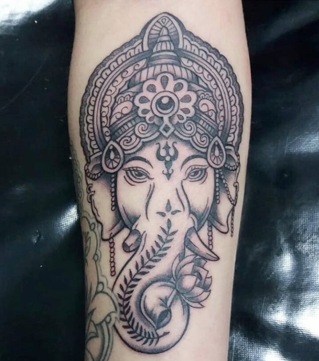 tattoo femenino hindu 01