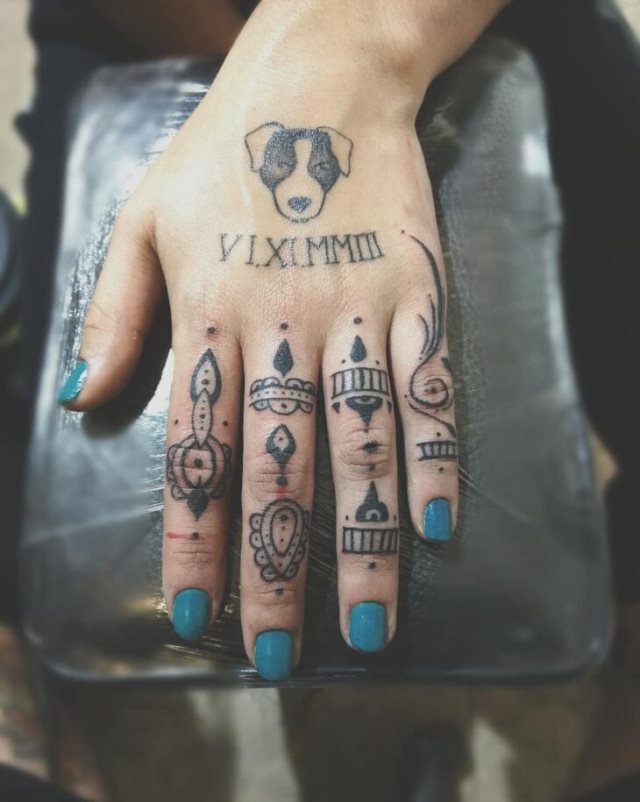 tattoo femenino hindu 19