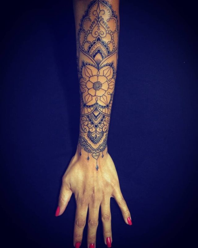 tattoo femenino hindu 20