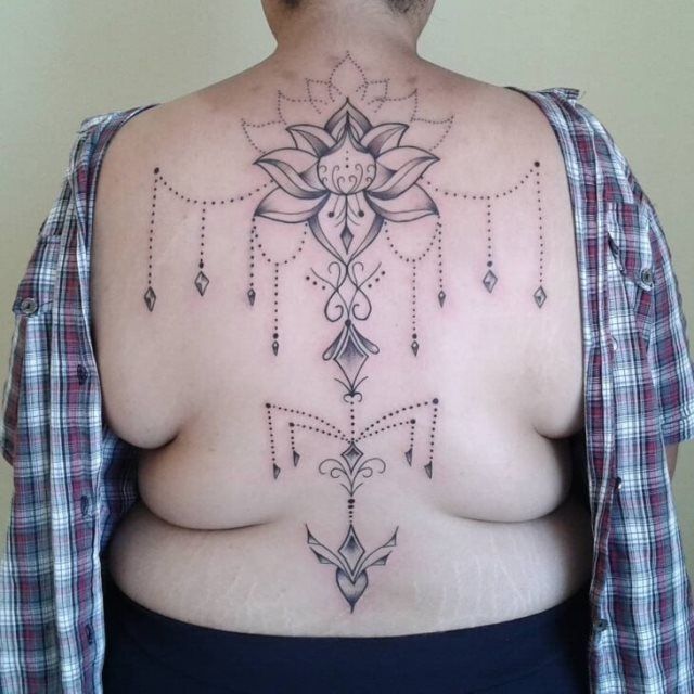 tattoo femenino hindu 25