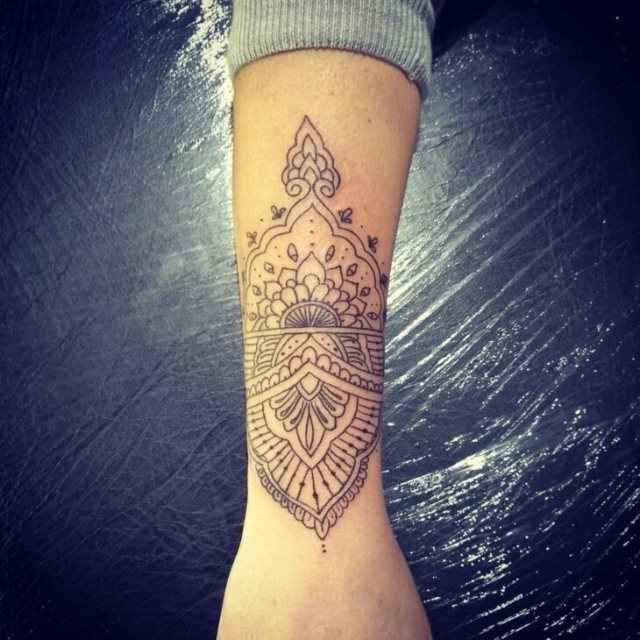 tattoo femenino hindu 27
